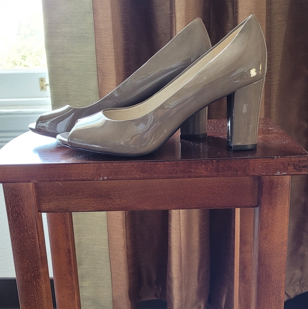 Naturalizer N5 Comfort Beige Peep Toe Pumps 7.5